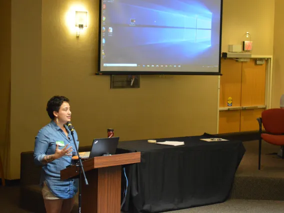 Alejandra Ramírez, presenter, image by Gloria A. Negrete-Lopez